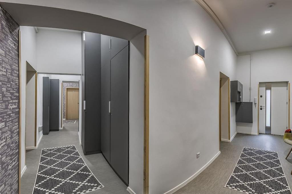 Glam Downtown Apartments บูดาเปสต์ ภายนอก รูปภาพ