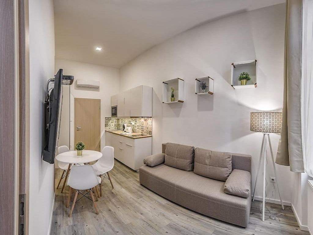 Glam Downtown Apartments บูดาเปสต์ ภายนอก รูปภาพ