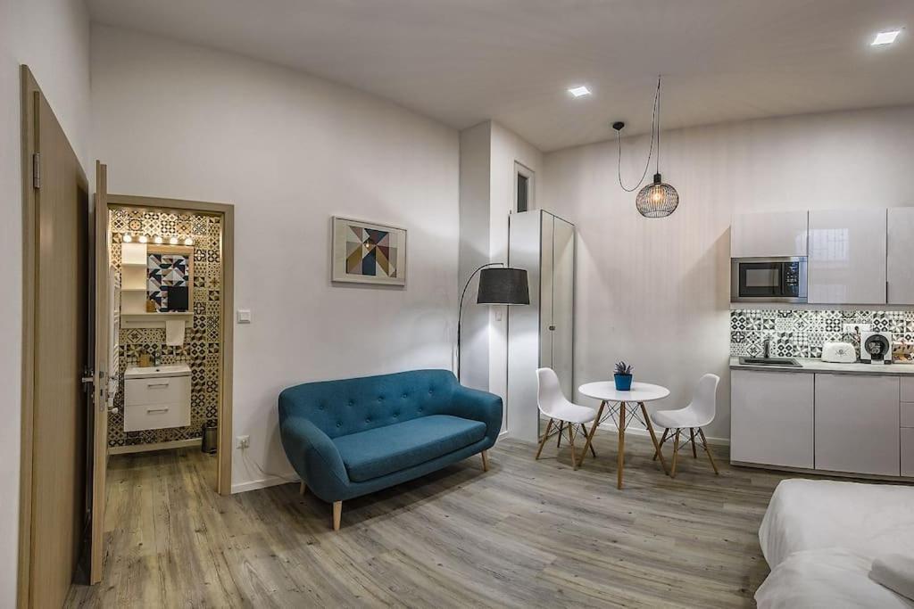 Glam Downtown Apartments บูดาเปสต์ ภายนอก รูปภาพ