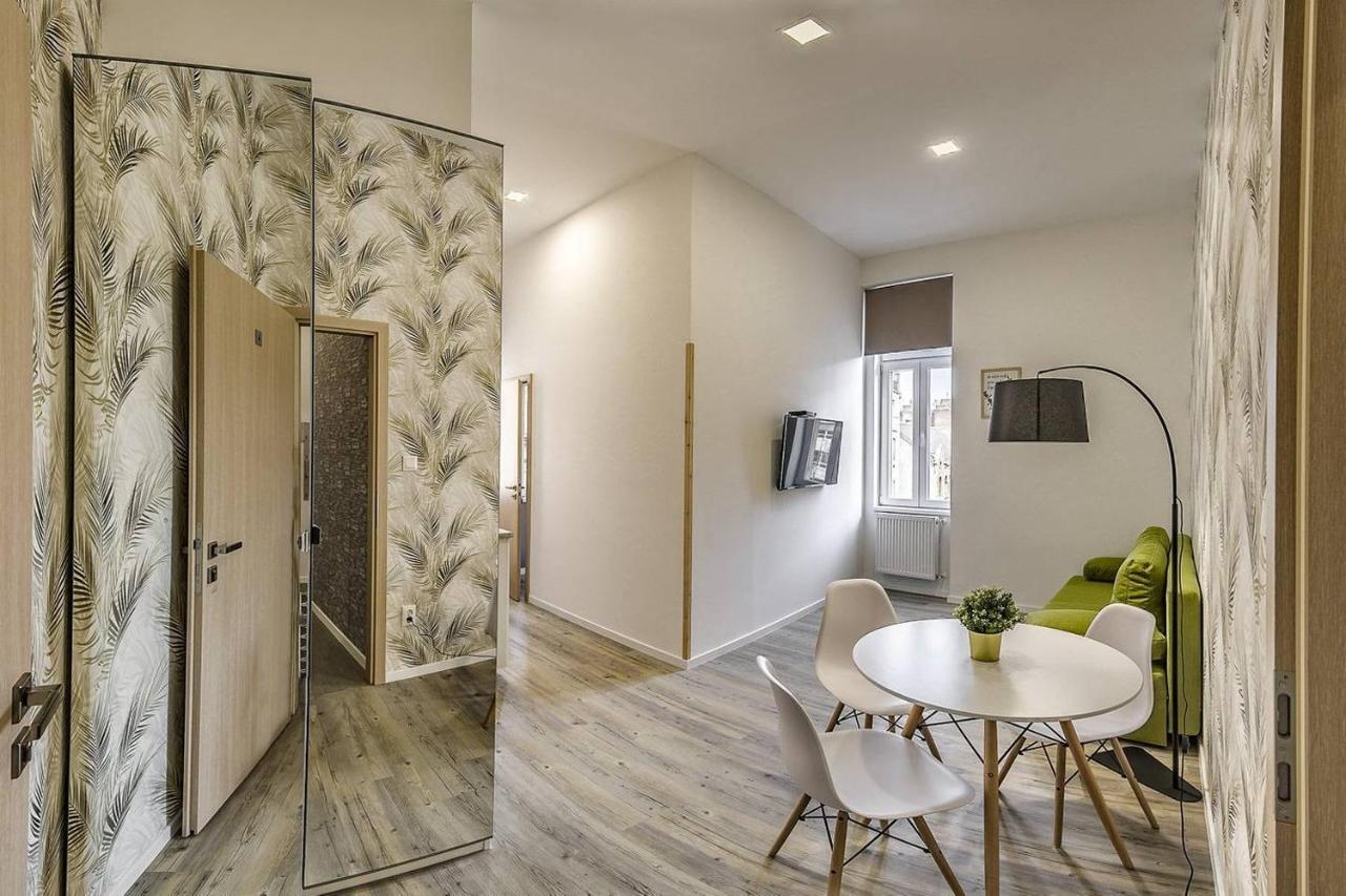 Glam Downtown Apartments บูดาเปสต์ ภายนอก รูปภาพ